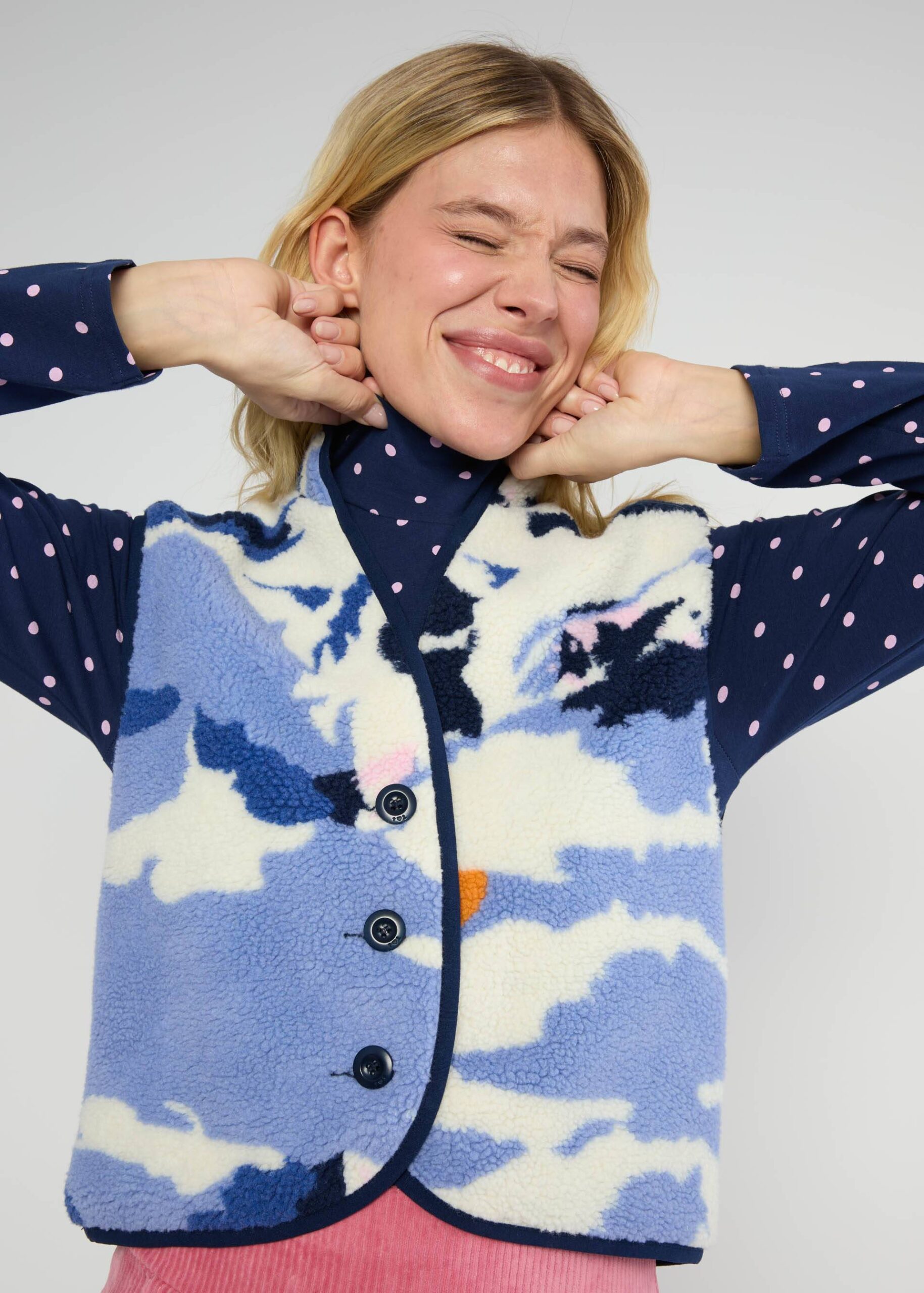 blutsgeschwister_heat_up_vestover_ain_t_no_mountain_jacken_maentel_blau_180115_371338